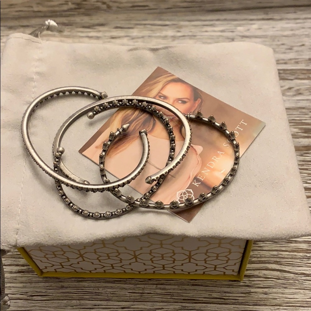🔥Kendra Scott Delphine 4 Pinch Cuff Bracelet Set